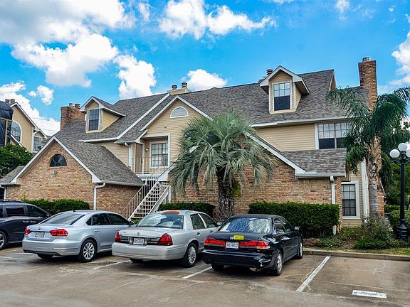 2nd image of 2300 Old Spanish Trl APT 2105