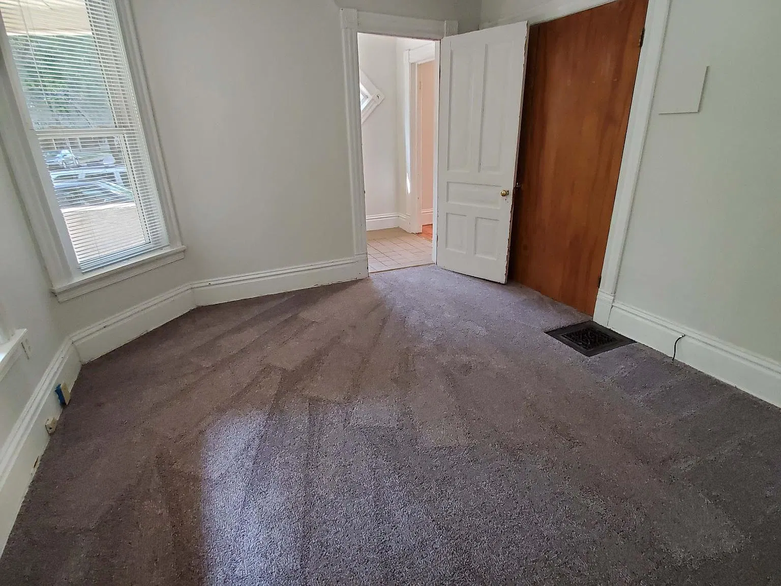 3 bed, 1000 sqft, $1,800 — Photo 4