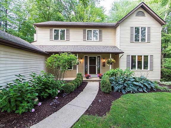 3rd image of 20913 Montclare Blvd