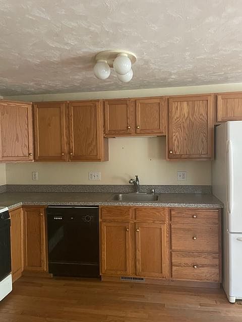 1st image of 623 Adams St #1