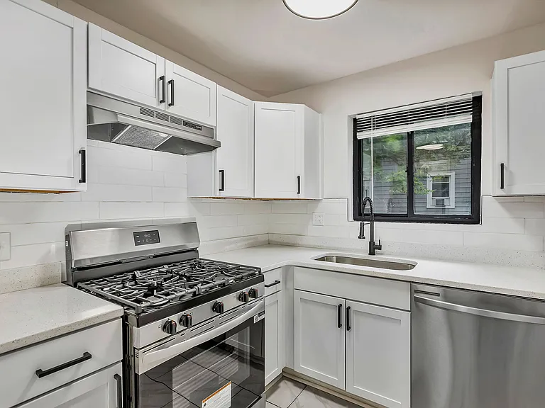 2535 Lysle Ln #2A — Photo 7