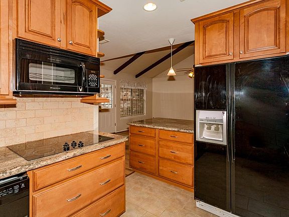 3rd image of 7043 Woodfern Dr