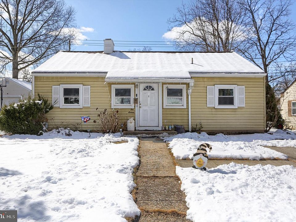 1st image of 1016 Allen St