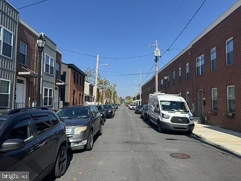 4th image of 811 Bennett St