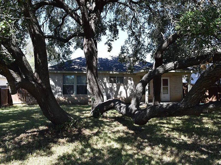 2122 Creek Knl — Photo 21