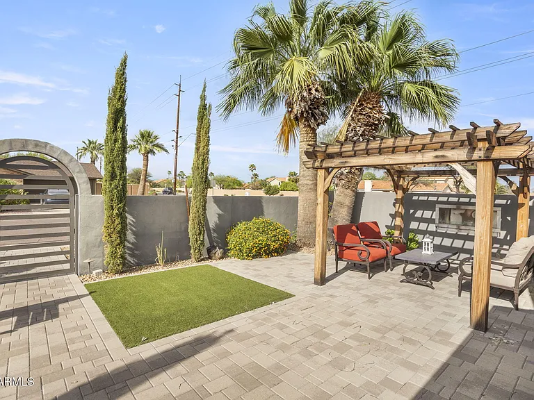 3141 E Sierra St — Photo 8