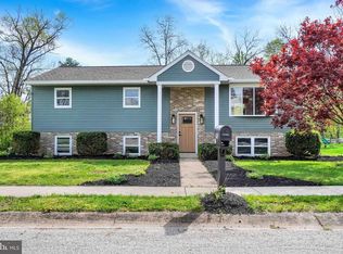 2700 Thornbridge Rd E, York, PA 17408