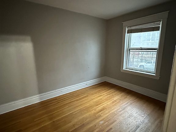 4th image of 519 W 5th Ave APT A