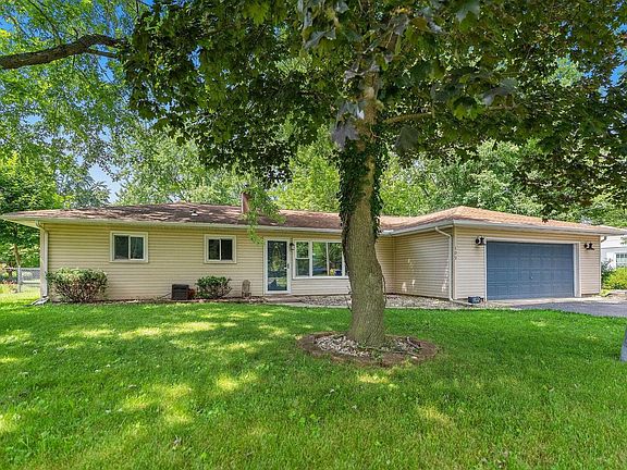 2nd image of 102 W Ramar Dr