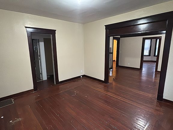 2nd image of 726 Elm St #A1