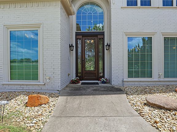 3rd image of 152 N Boyce Ln