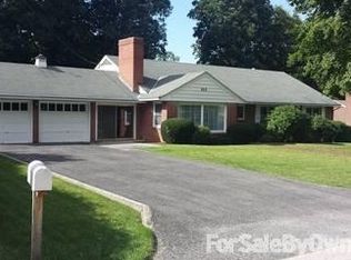 925 Oak Dr, Christiansburg, VA 24073