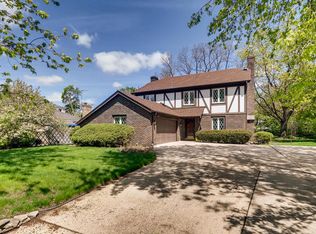 22W464 McCarron Rd, Glen Ellyn, IL 60137