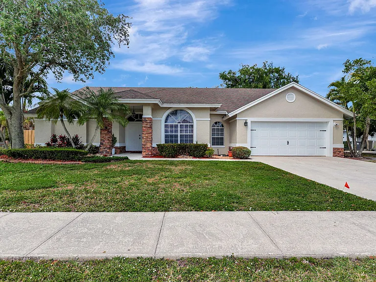 13805 Sheffield St — Photo 1