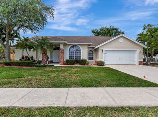 13805 Sheffield St, Wellington, FL 33414