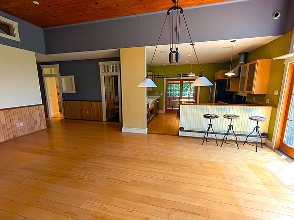 5th image of 909 Longpoint Rd