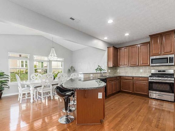 5th image of 7865 Avaleen Cir N #52-786