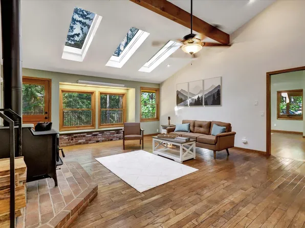 11812 Moonrise Ct, Nevada City, CA 95959