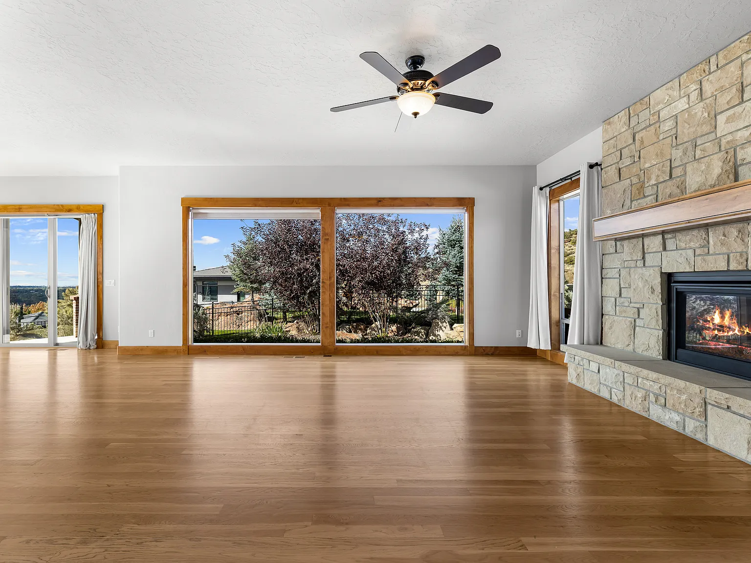 5 bed, 3401 sqft, $5,800 — Photo 4