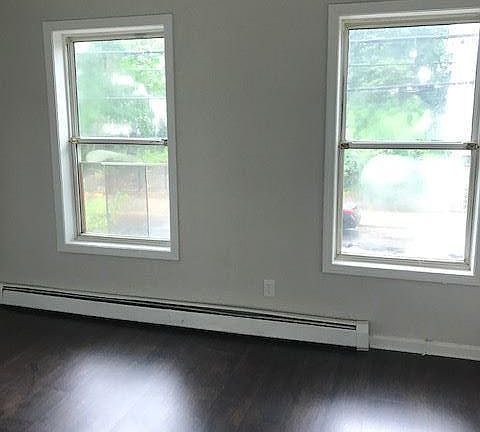 2nd image of 592 Orchard St #1