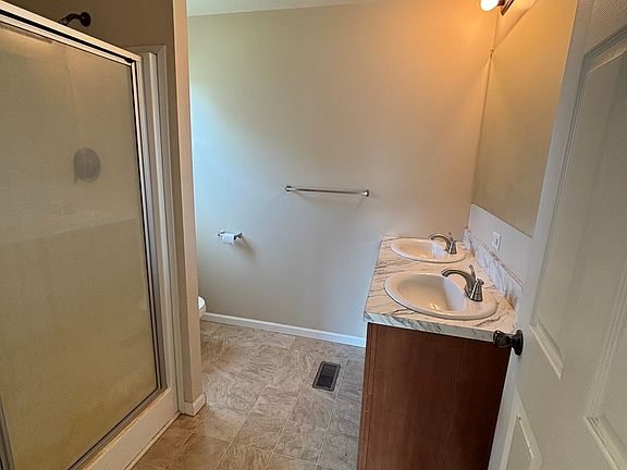 4th image of 490 Tanglewood Dr #84