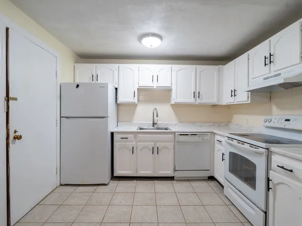 420 Great Rd APT B9, Acton, MA 01720