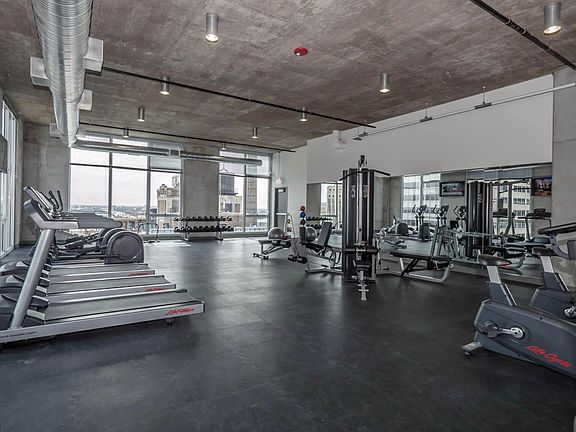3rd image of 603 W Jackson Blvd #1614