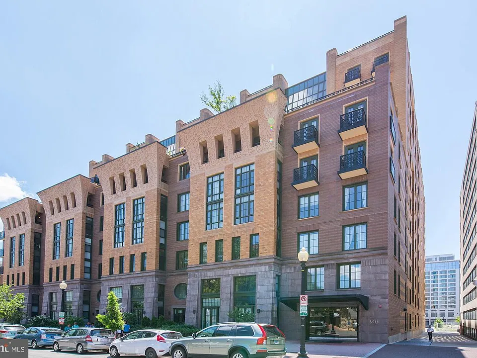 910 M St NW #323