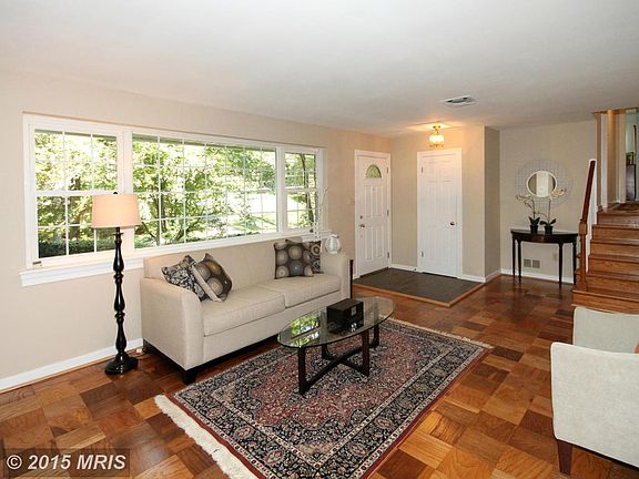 3rd image of 3804 Hillcrest Ln