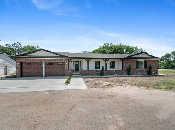 1522 S Andover Rd, Andover, KS 67002