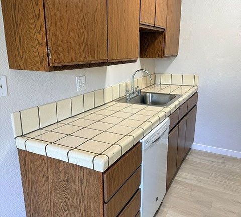 5th image of 362 Alida Way #14