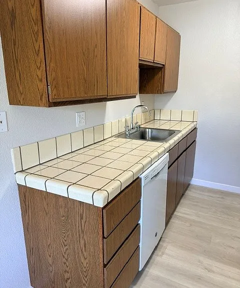 362 Alida Way — Photo 6