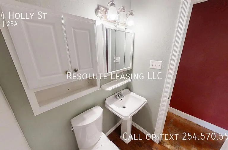924 Holly St — Photo 22