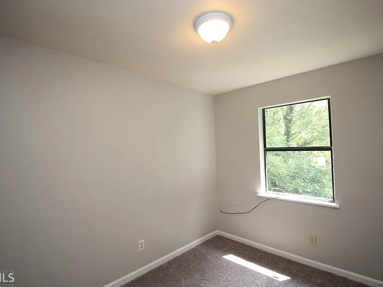 212 Wesley Way — Photo 10