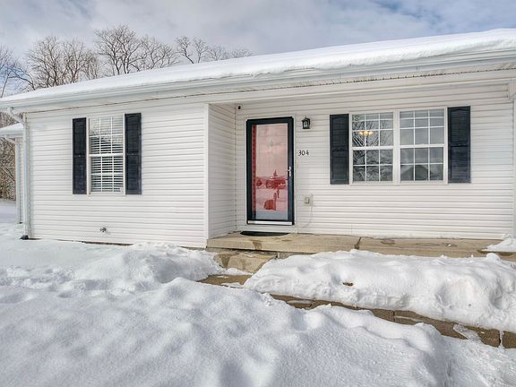 3rd image of 304 Cathy Ct