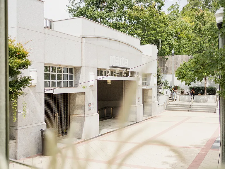 Close by, you will find a MARTA station to take you into the center of the city, or you may opt to commute with a quick drive to Emory, the CDC, and Midtown.