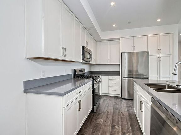 2nd image of 3436 Wilshire Ter