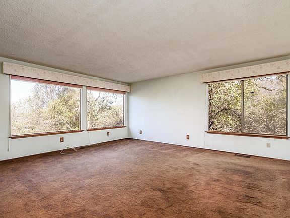 5th image of 701 Blue Oak Dr