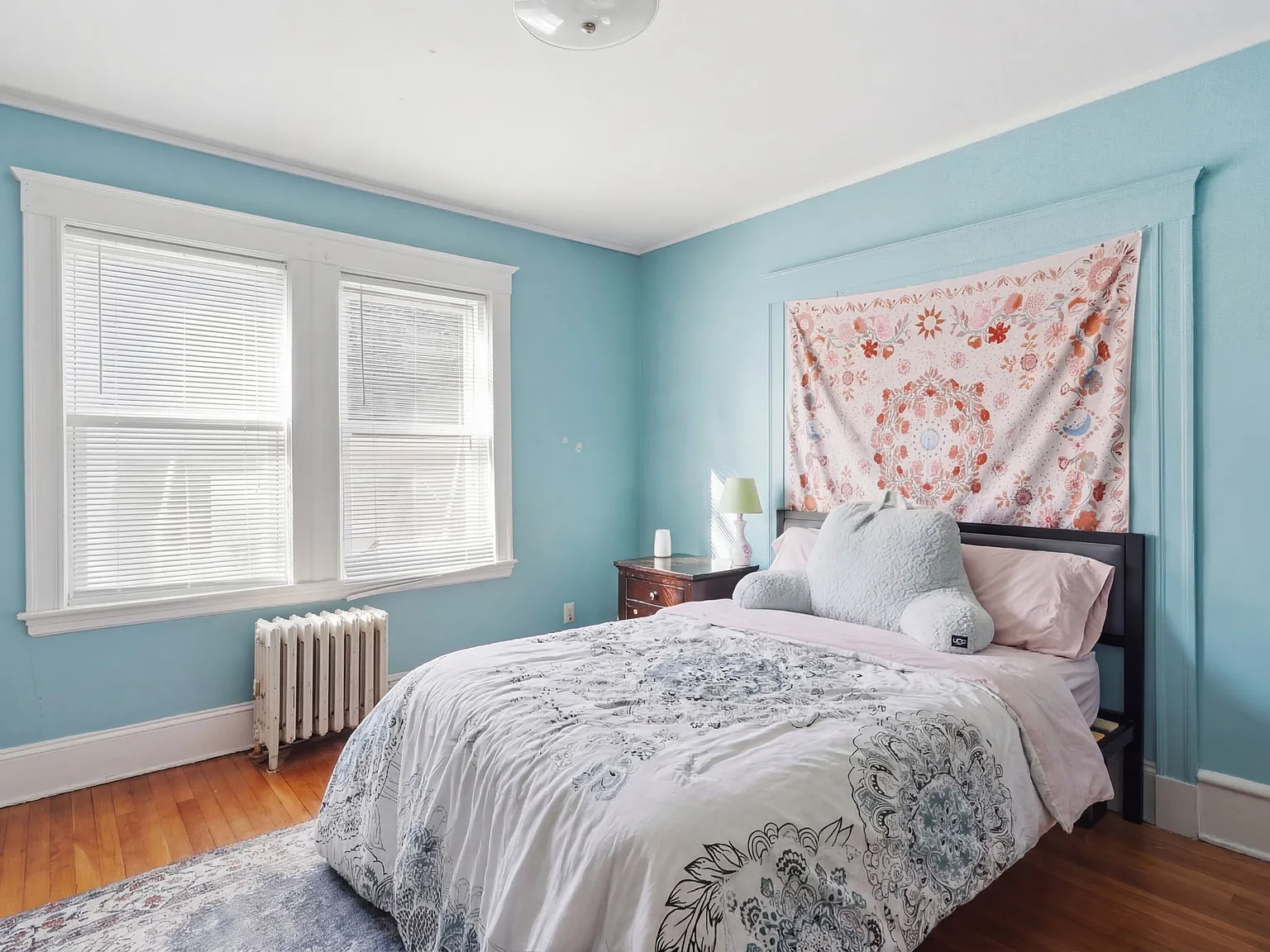 4 bed, 9999 sqft, $4,900 — Photo 4