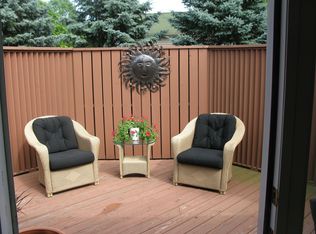 291 Governors Ln, Elgin, IL 60123