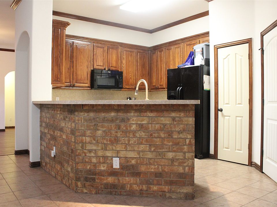 1st image of 120 Rockhaven Dr