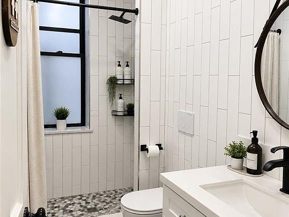 3rd image of 7501 Ridge Blvd APT 1C
