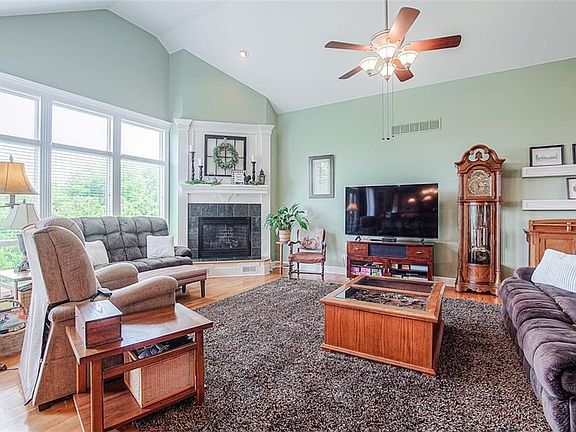2nd image of 7708 Brook Ln