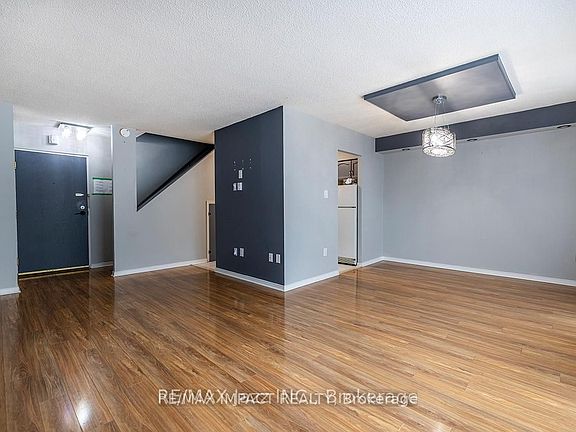 5th image of 454 Centre St S #108