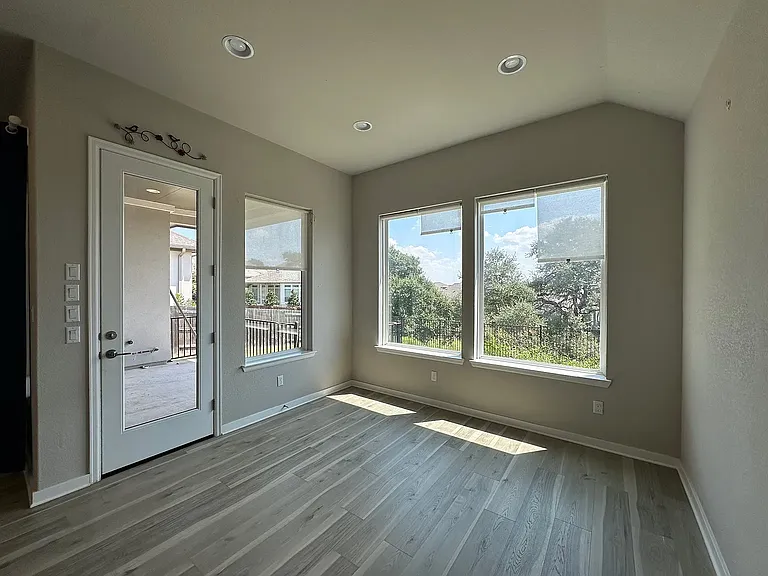 441 Saturnia Dr — Photo 41
