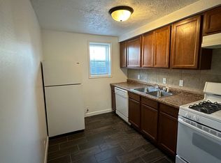 University Court, Omaha, NE 68105