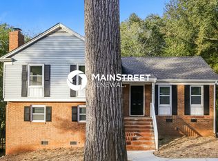 5805 Quiet Cove Ct, Charlotte, NC 28215