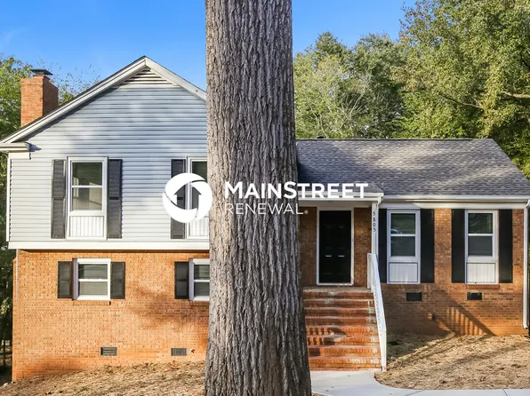 5805 Quiet Cove Ct, Charlotte, NC 28215