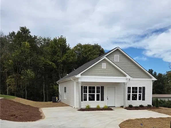 1396 Piedmont Dr, Lexington, NC 27295