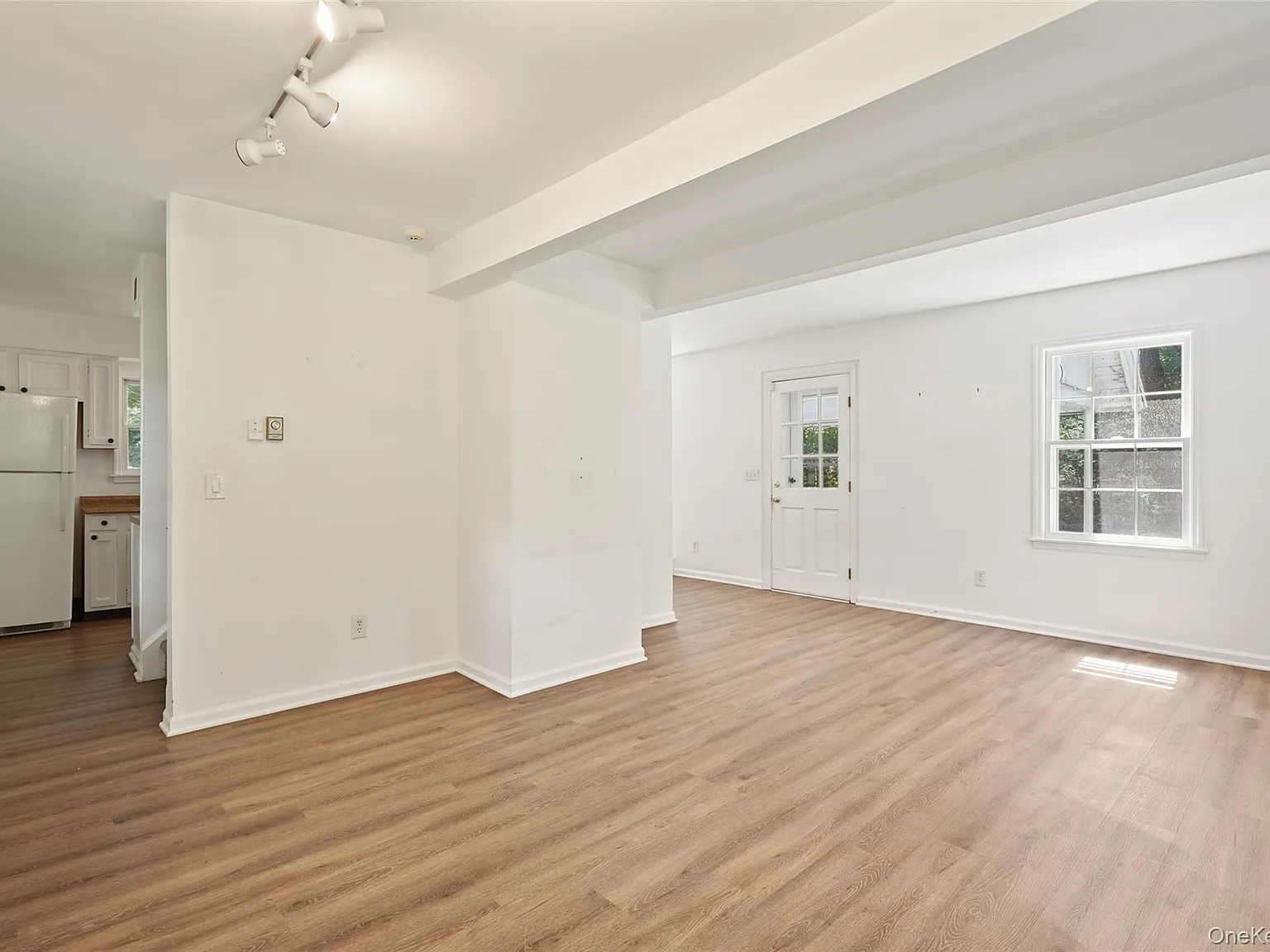 2 bed, 1.0 bath, 800 sqft, $4,200 — Photo 4